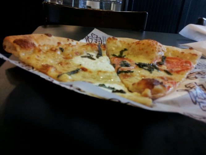 Flippin’ Pizza – Falls Church