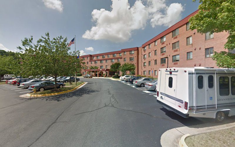 Lockwood Elmwood House Apartments