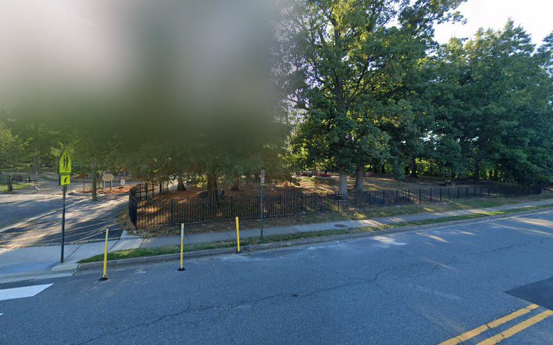 Hayes Park Tennis Courts